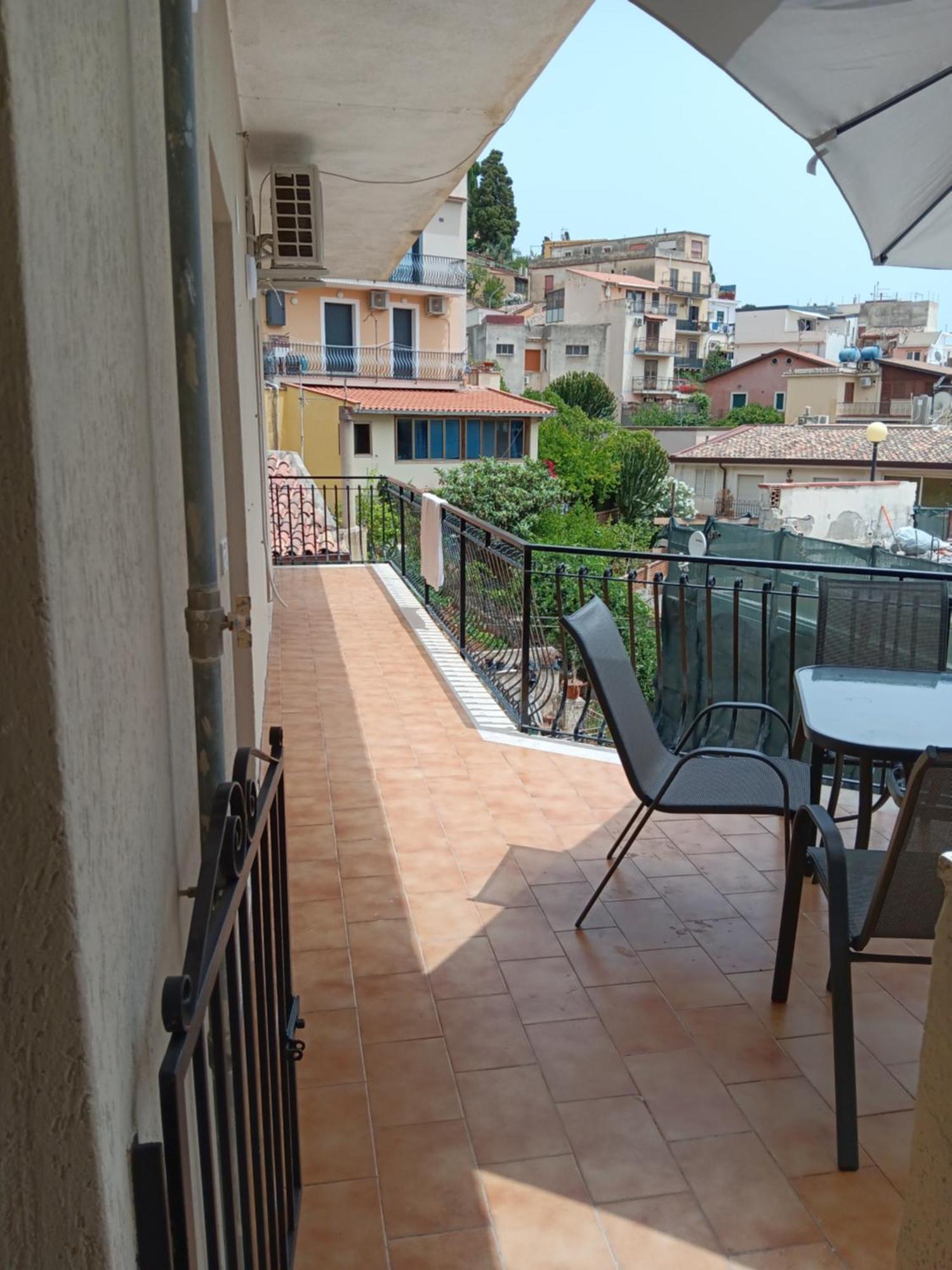 We Home Taormina Center With Parking Dış mekan fotoğraf