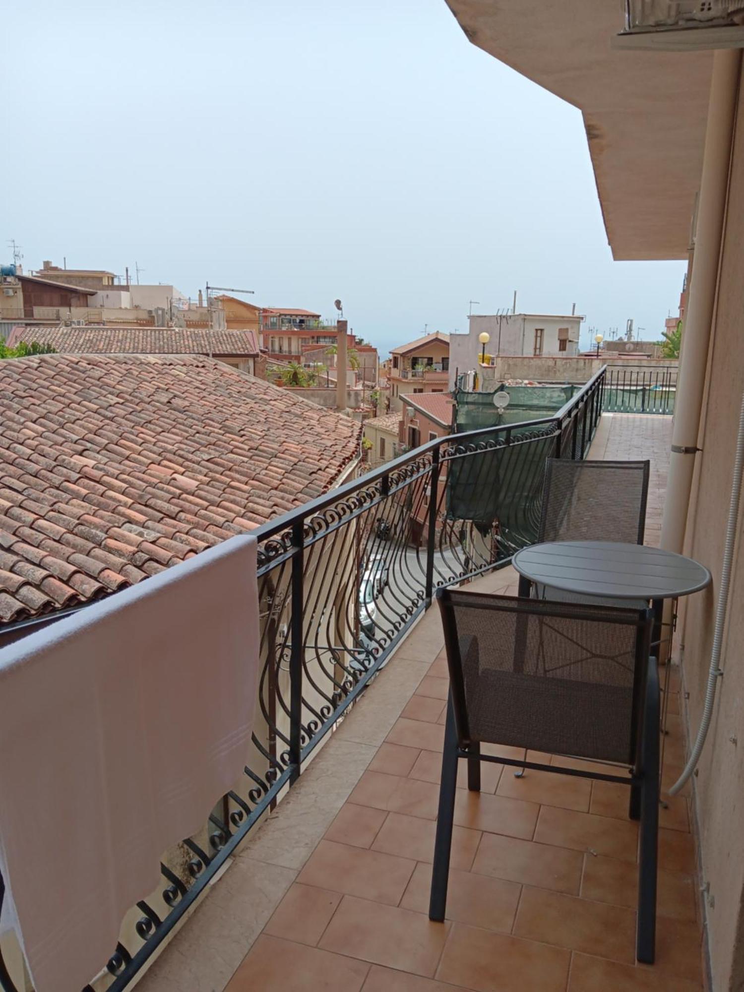 We Home Taormina Center With Parking Oda fotoğraf