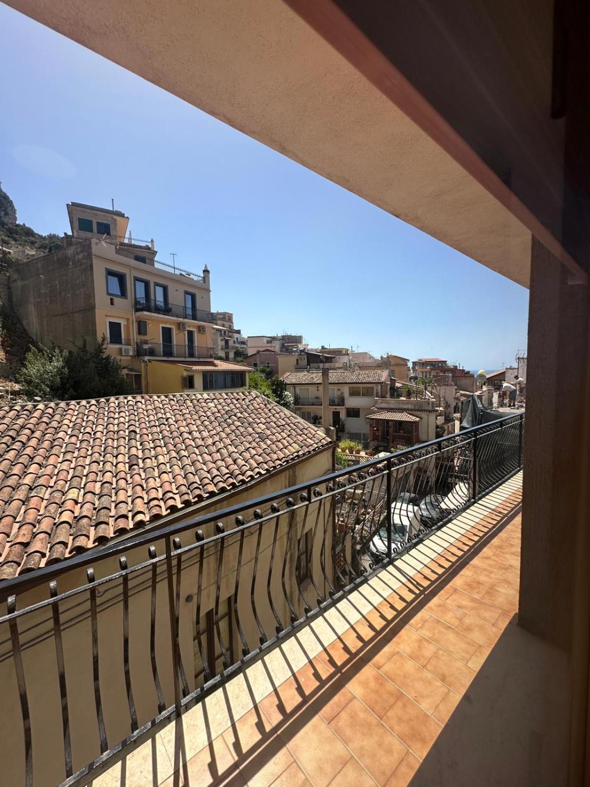 We Home Taormina Center With Parking Dış mekan fotoğraf
